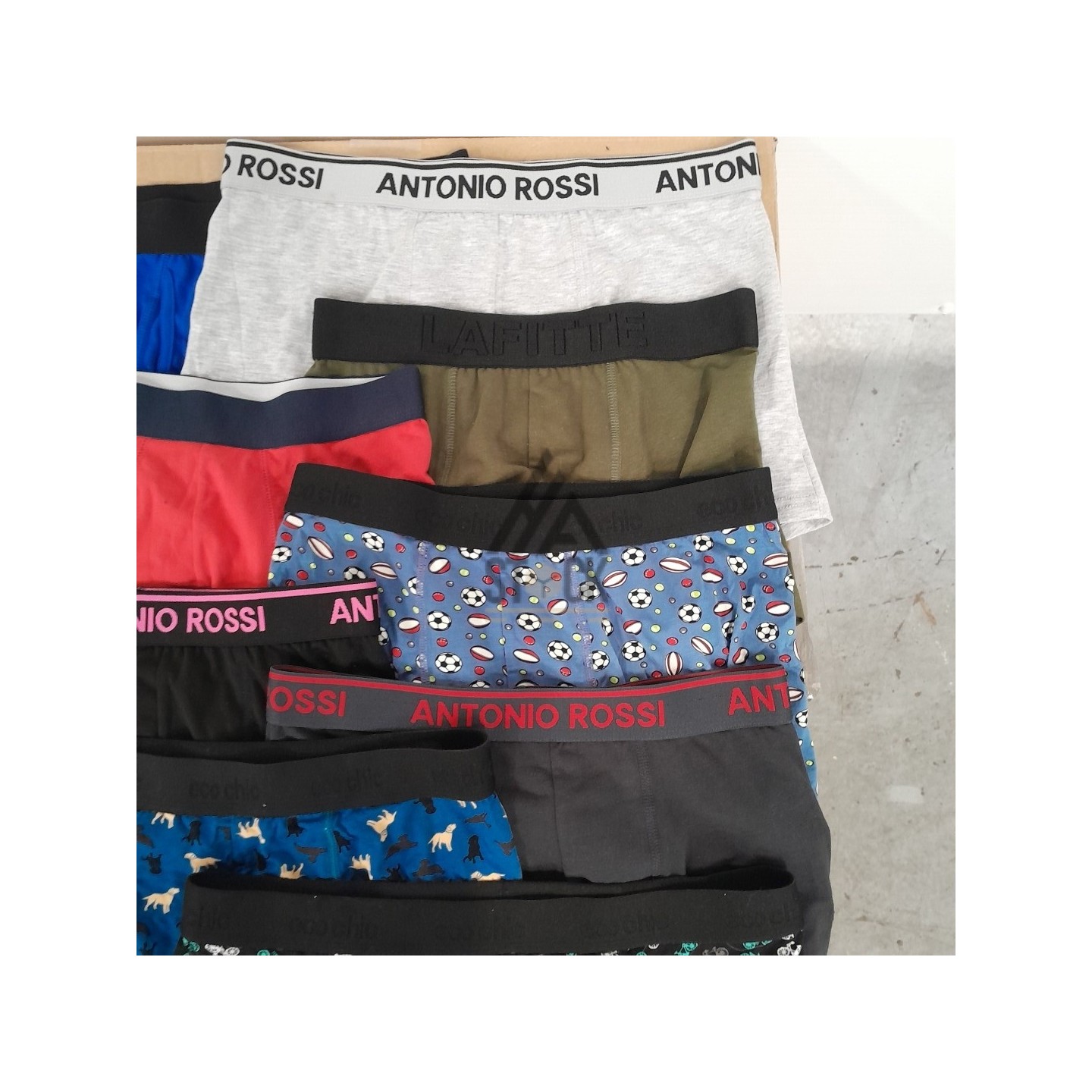 SOUS VETEMENTS HOMME - 150 pièces