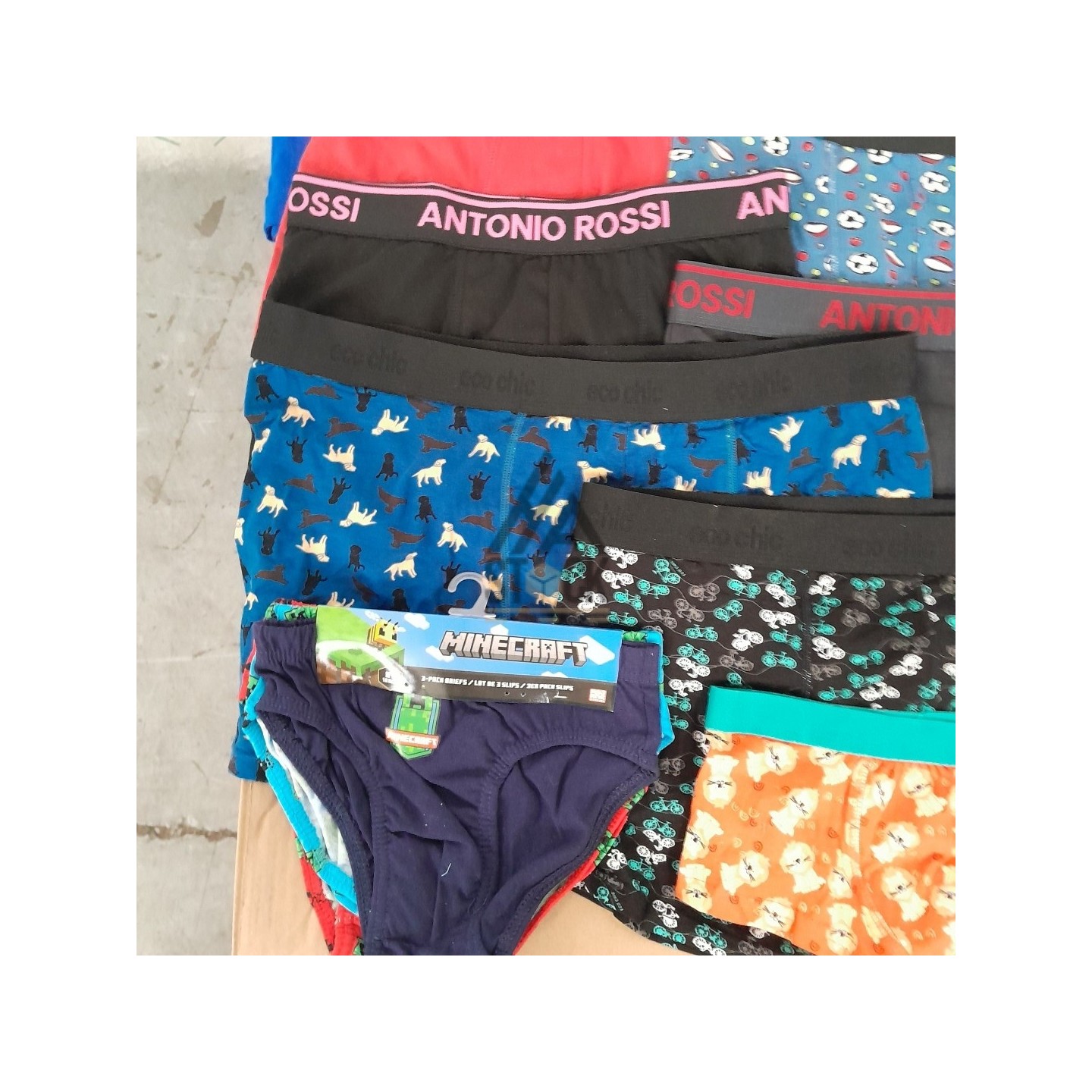 SOUS VETEMENTS HOMME - 150 pièces