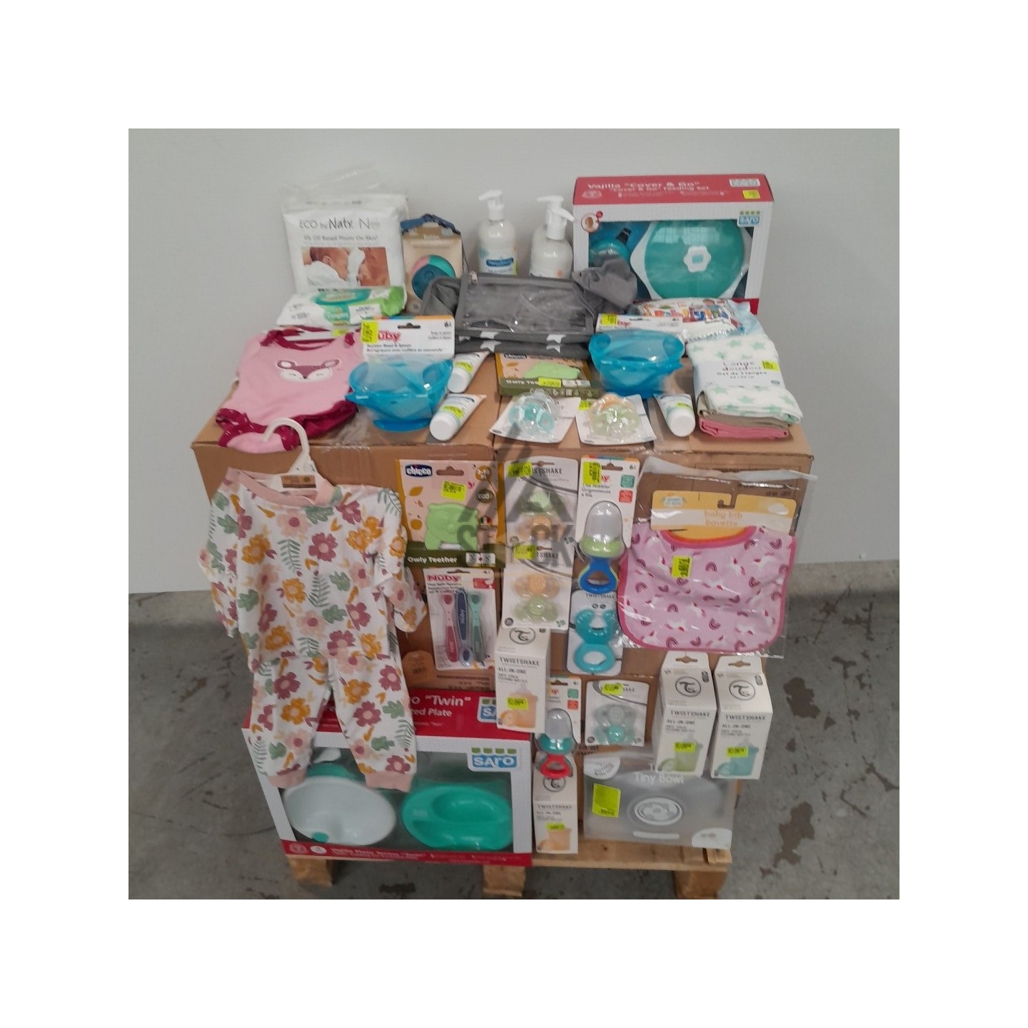 PUÉRICULTURE - 170 pièces