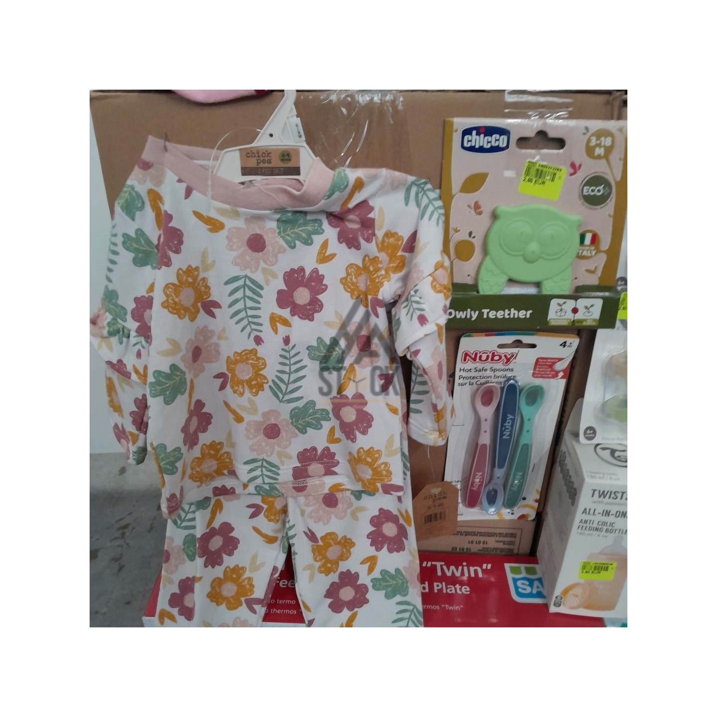 PUÉRICULTURE - 170 pièces