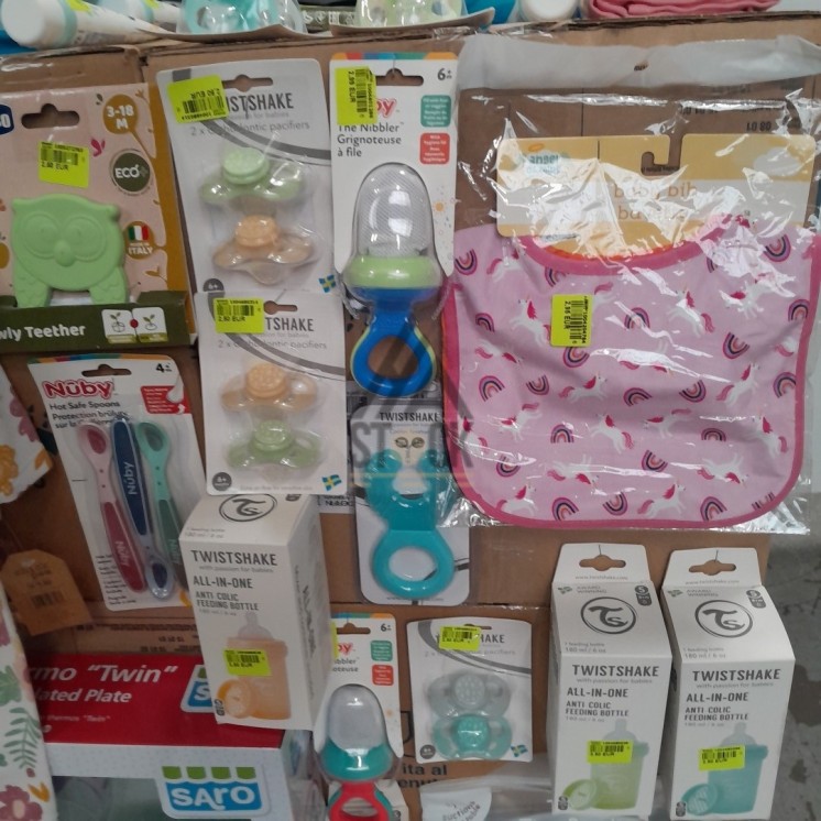 PUÉRICULTURE - 170 pièces