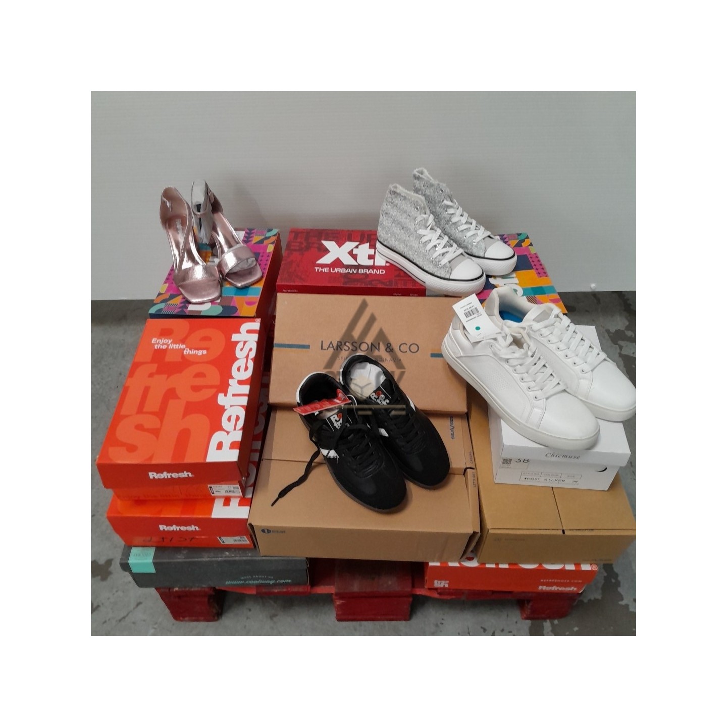 CHAUSSURE en boite  - 20 paires