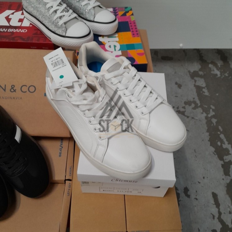 CHAUSSURE en boite  - 20 paires