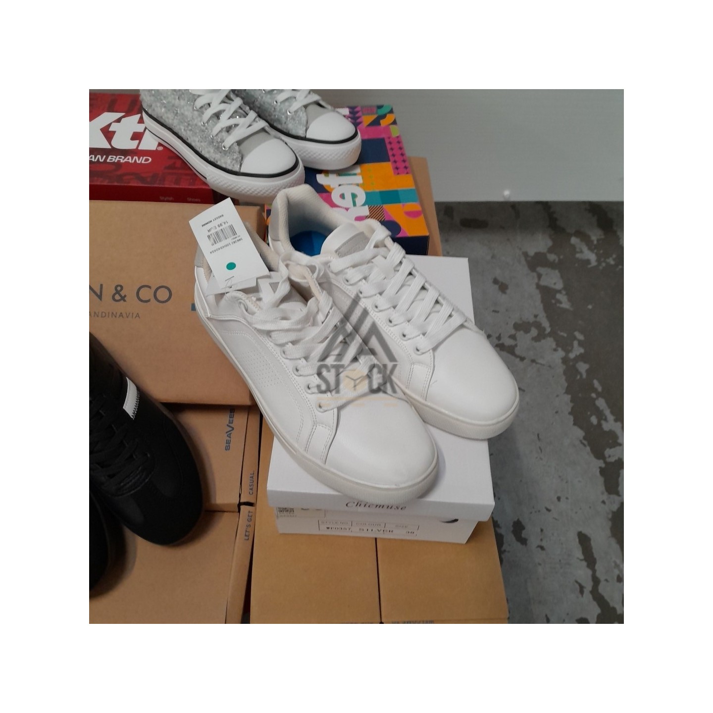 CHAUSSURE en boite  - 20 paires