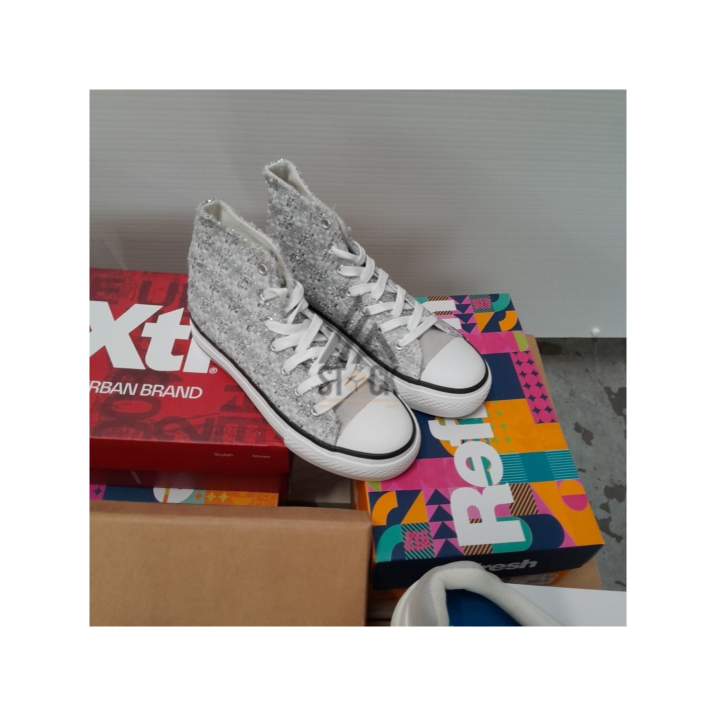 CHAUSSURE en boite  - 20 paires