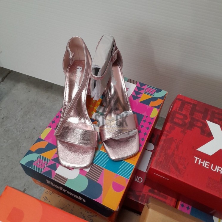 CHAUSSURE en boite  - 20 paires