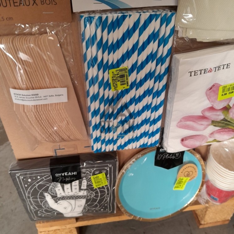 VAISSELLE JETABLE - 200 pièces