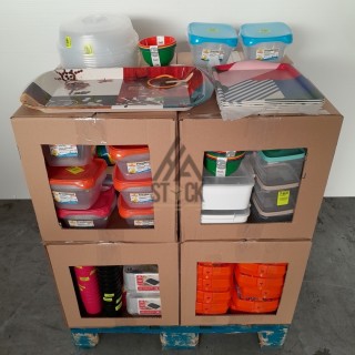 VAISSELLE PLASTIQUE - 200 pièces