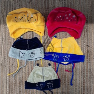 Bonnet enfant  -  70 pièces