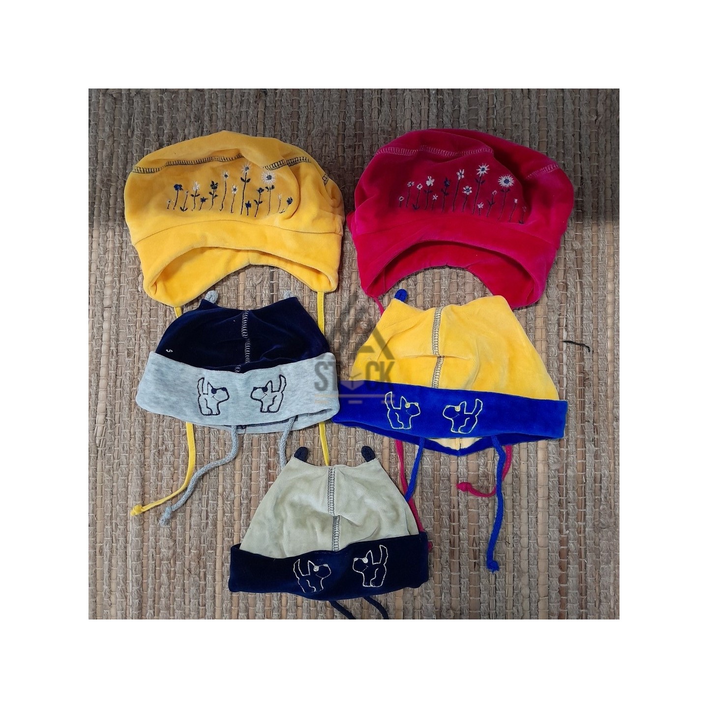 Bonnet enfant  -  70 pièces