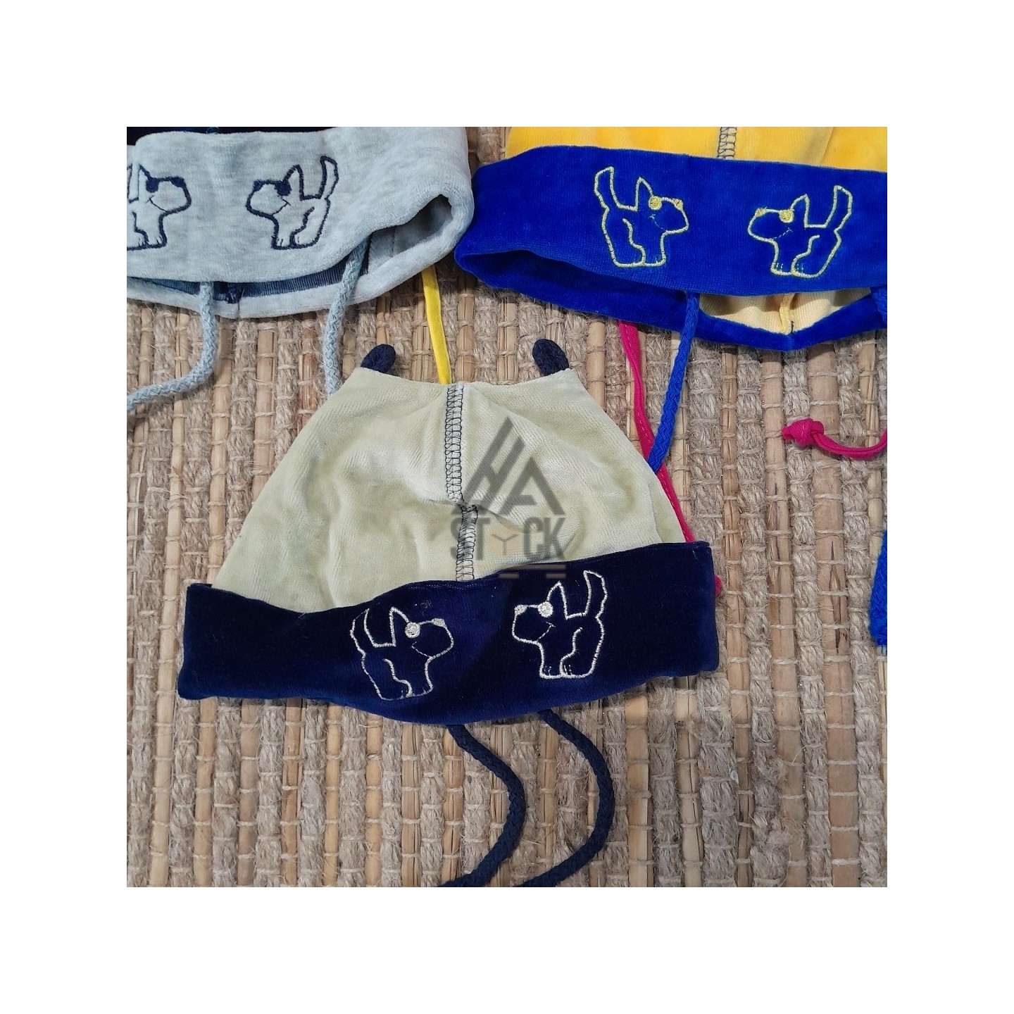 Bonnet enfant  -  70 pièces