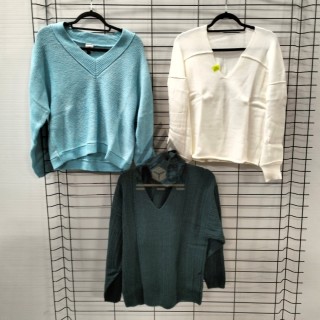 Pull  - CABI - 22 pièces