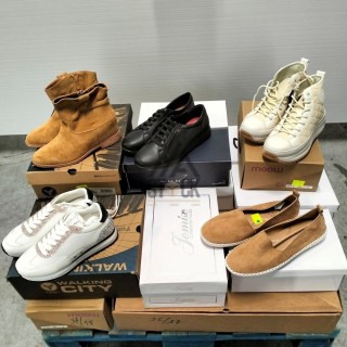 CHAUSSURE en boite  - 20 paires