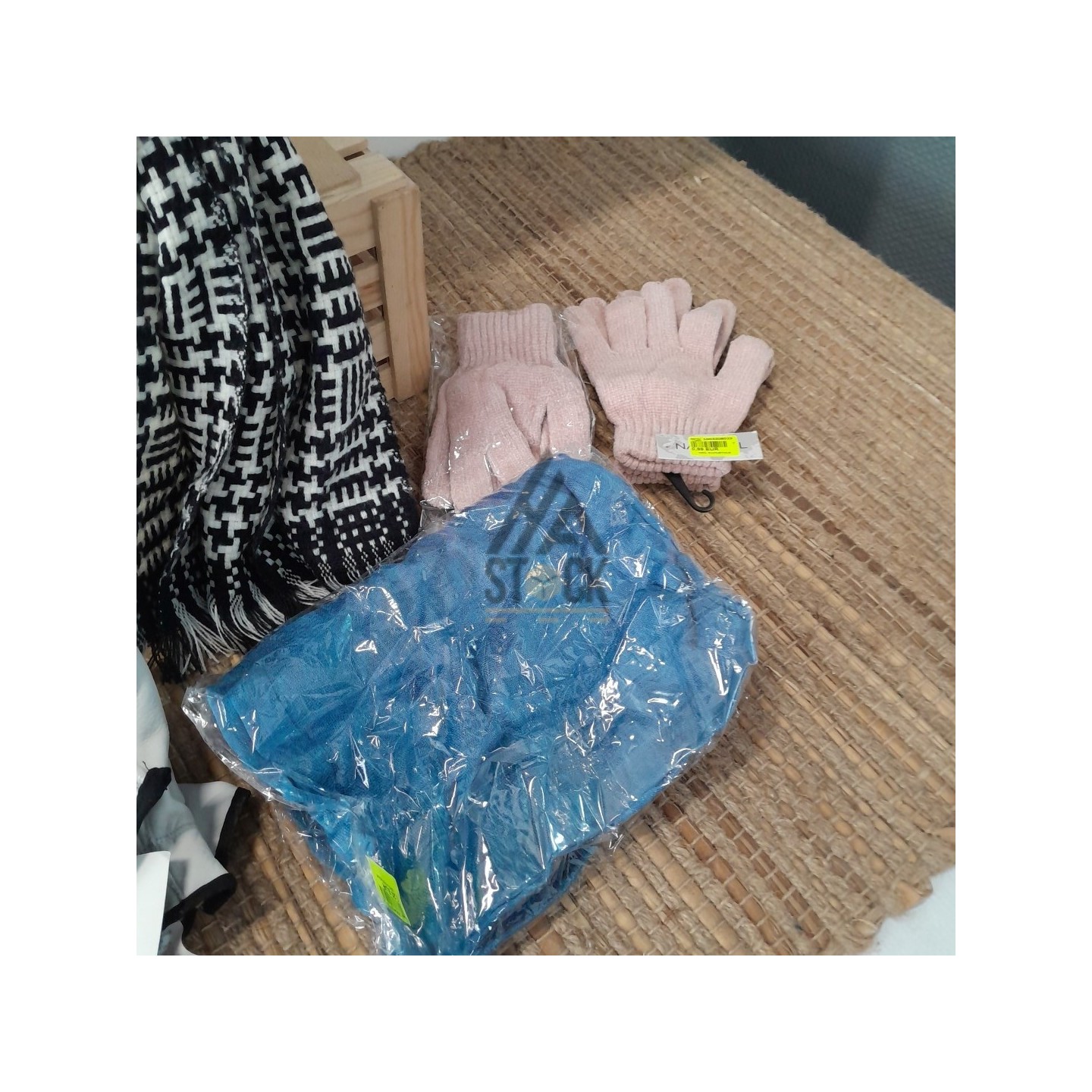 Article d'HIVER  -  100 pièces