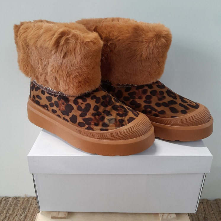 BOOTS fourrure léopard - 10 paires