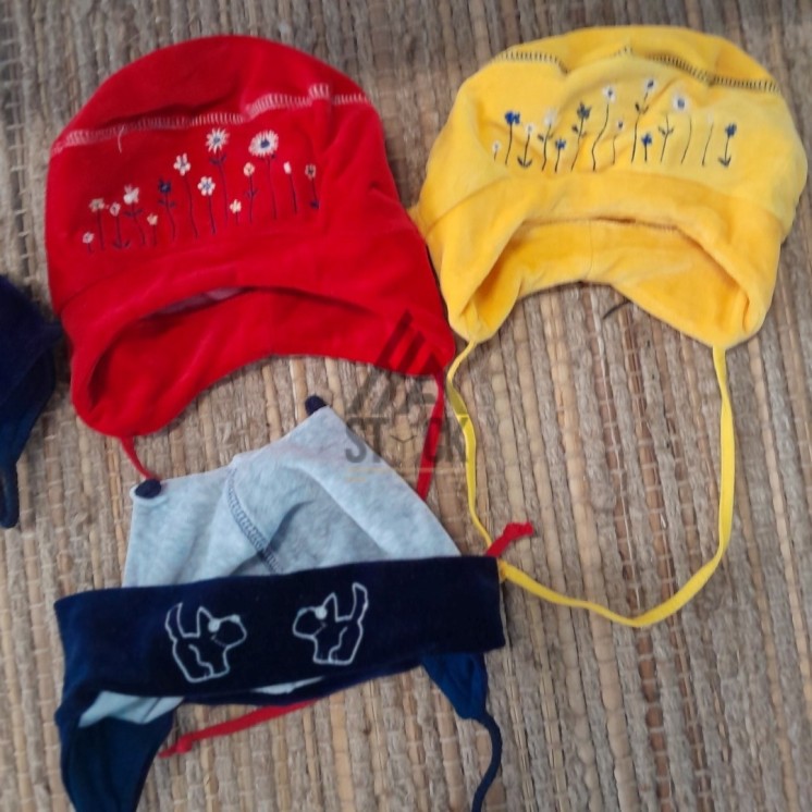 Bonnet enfant  -  70 pièces