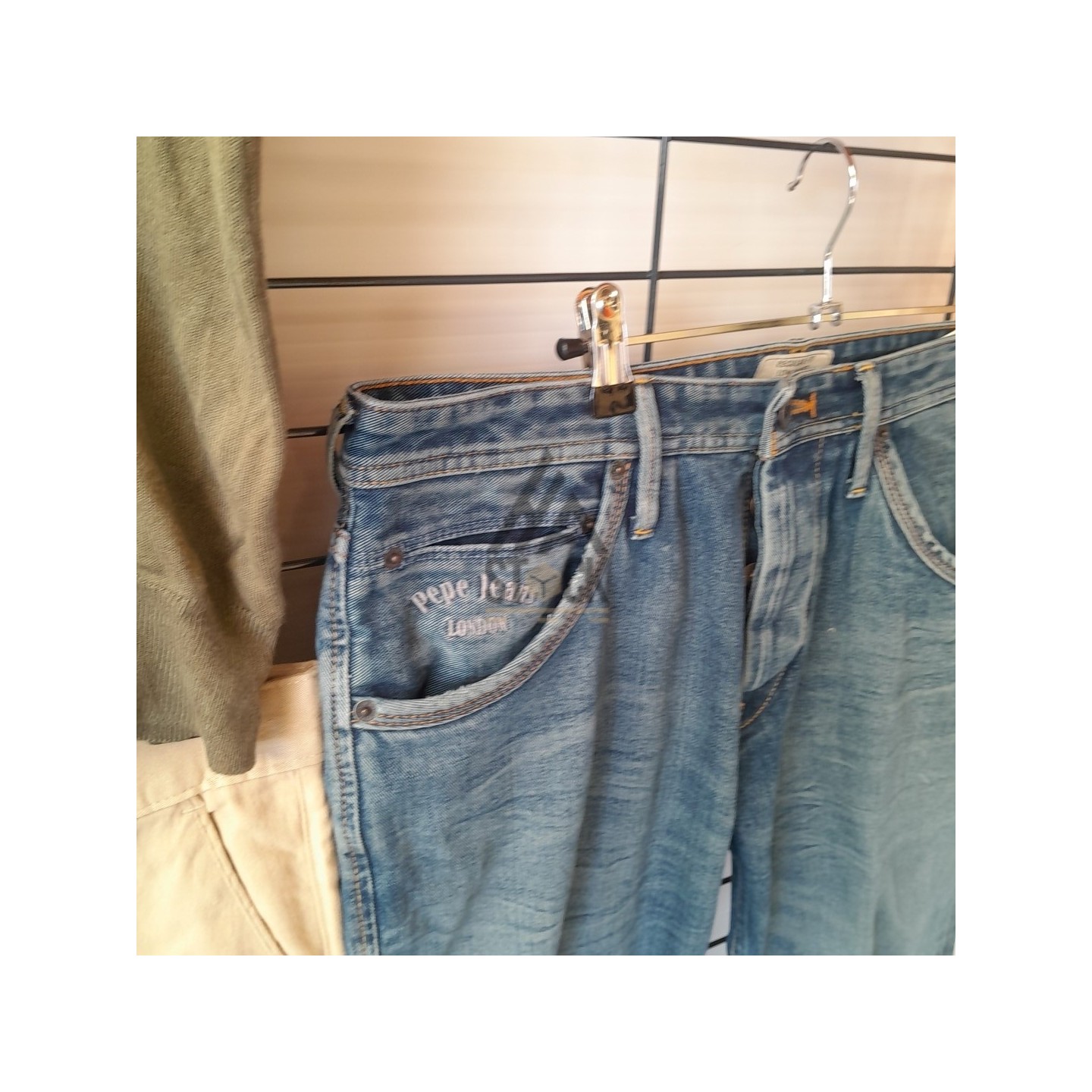 TEXTILE MARQUE  - 150 pièces