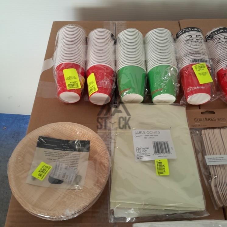 VAISSELLE JETABLE - 300 pièces