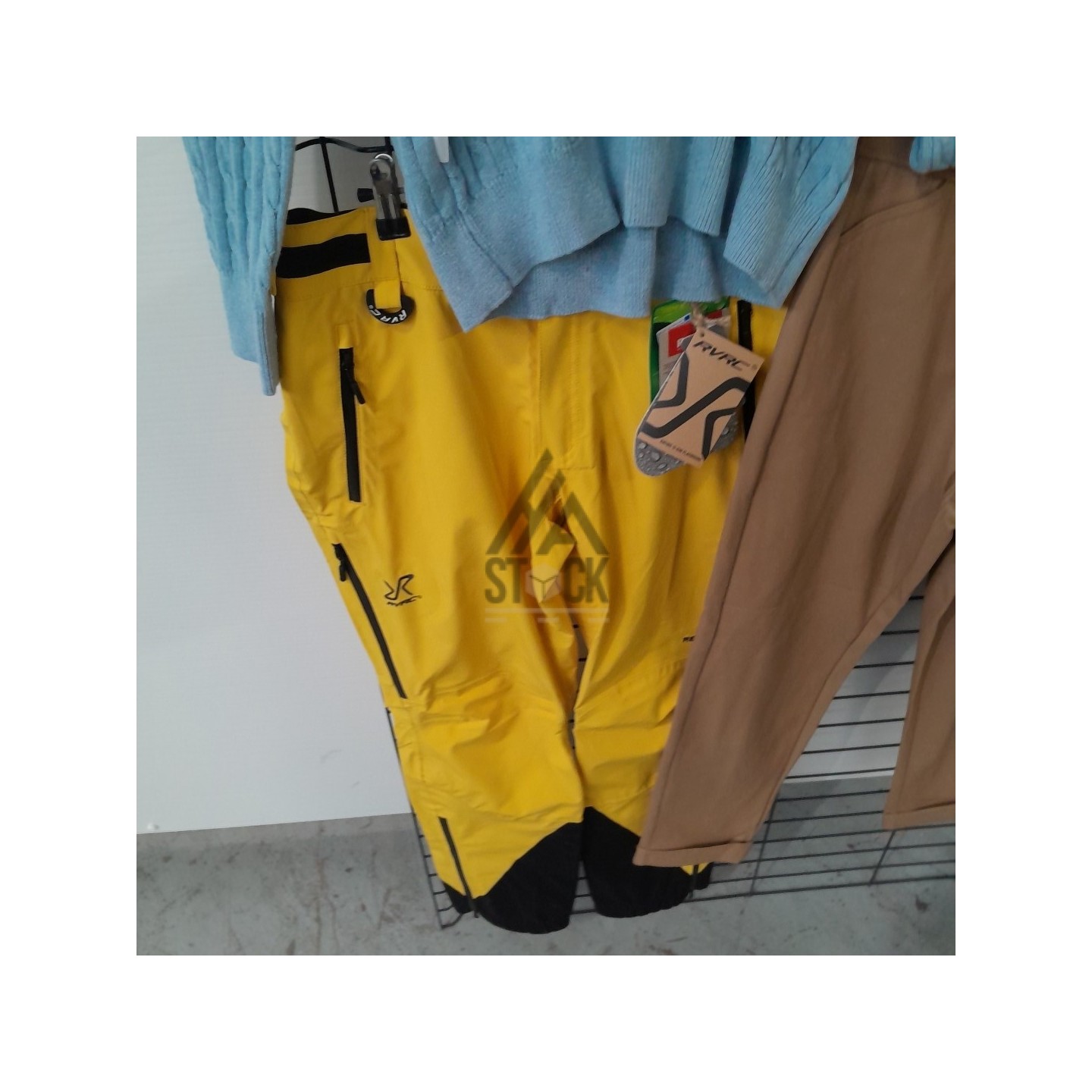 TEXTILE MARQUE  - 150 pièces