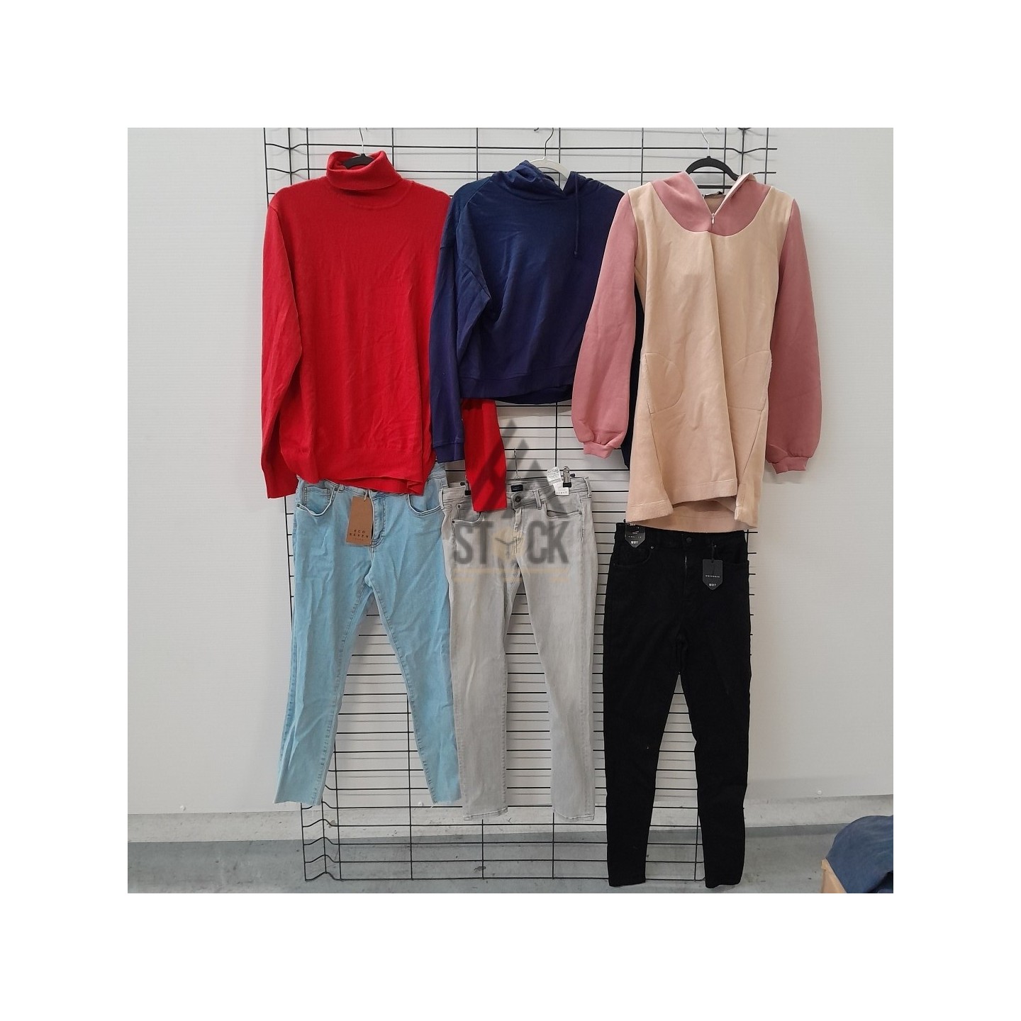 TEXTILE MARQUE  - 150 pièces