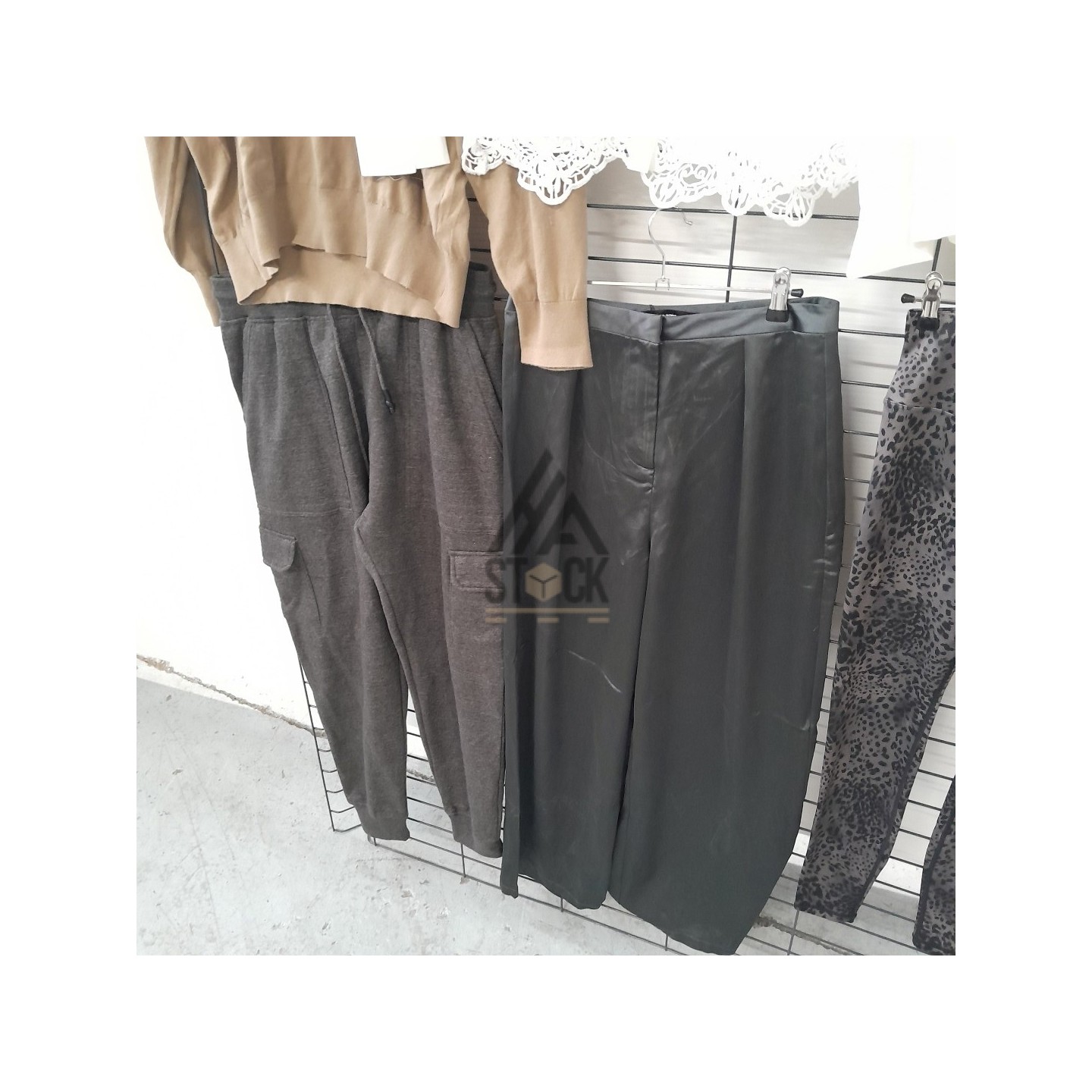 TEXTILE MARQUE  - 150 pièces