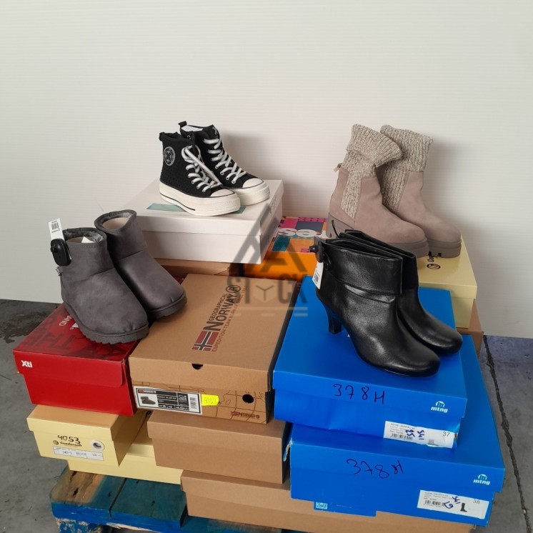 CHAUSSURE en boite  - 20 paires