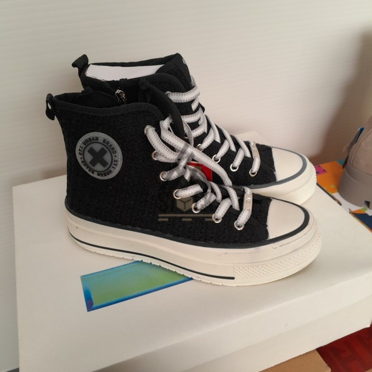 CHAUSSURE en boite  - 20 paires