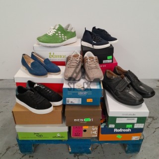 CHAUSSURE en boite  - 20 paires