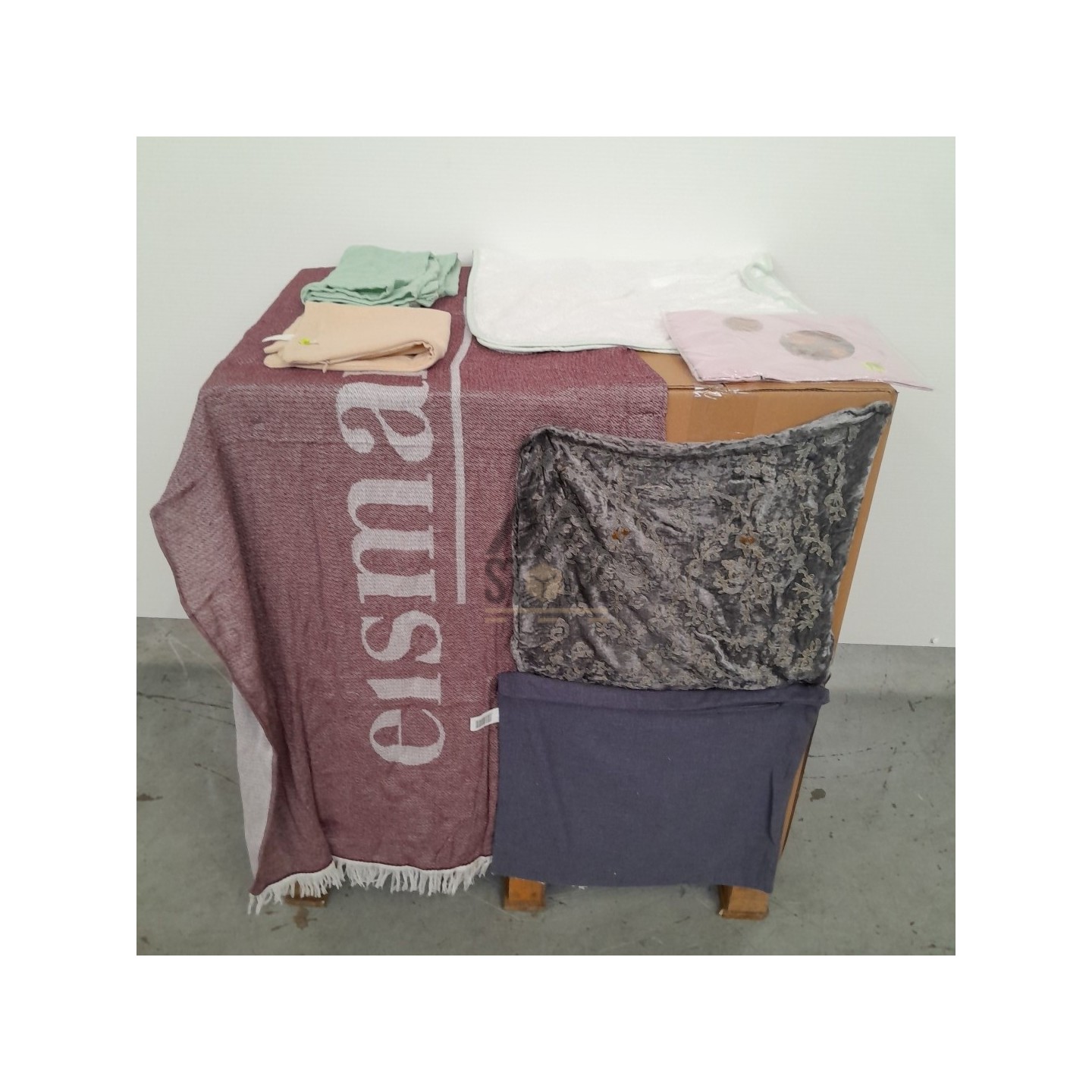 LINGE DE MAISON VRAC - 220 pièces