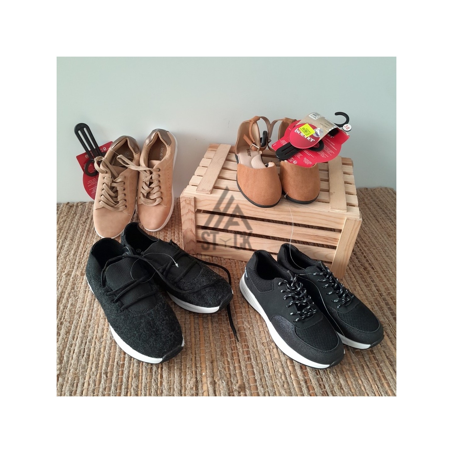 CHAUSSURE - ISOTER - 19 paires