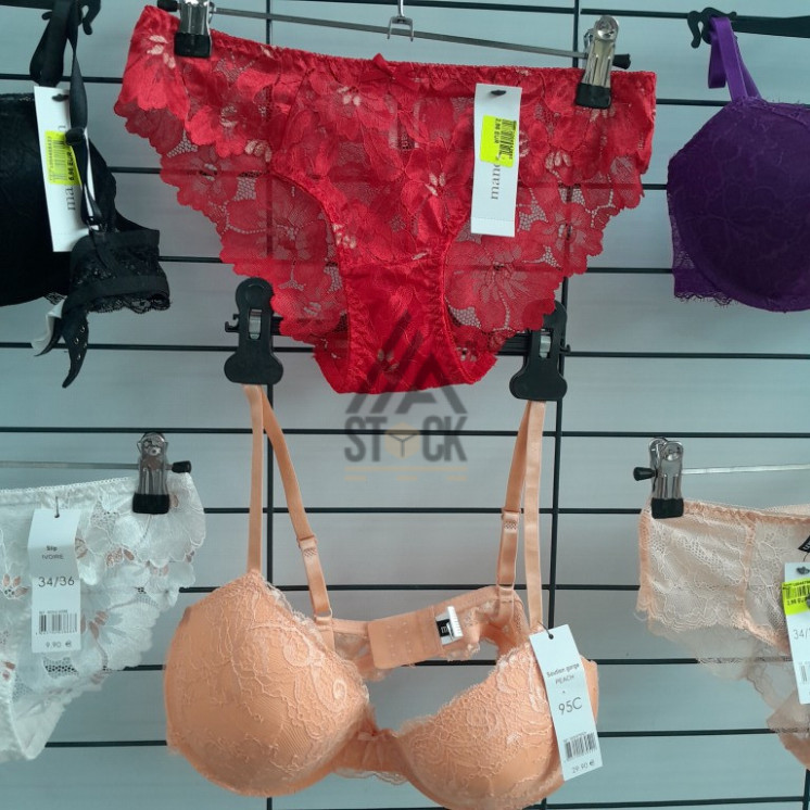 SOUS VETEMENTS - MANOUKIAN - 50 pièces