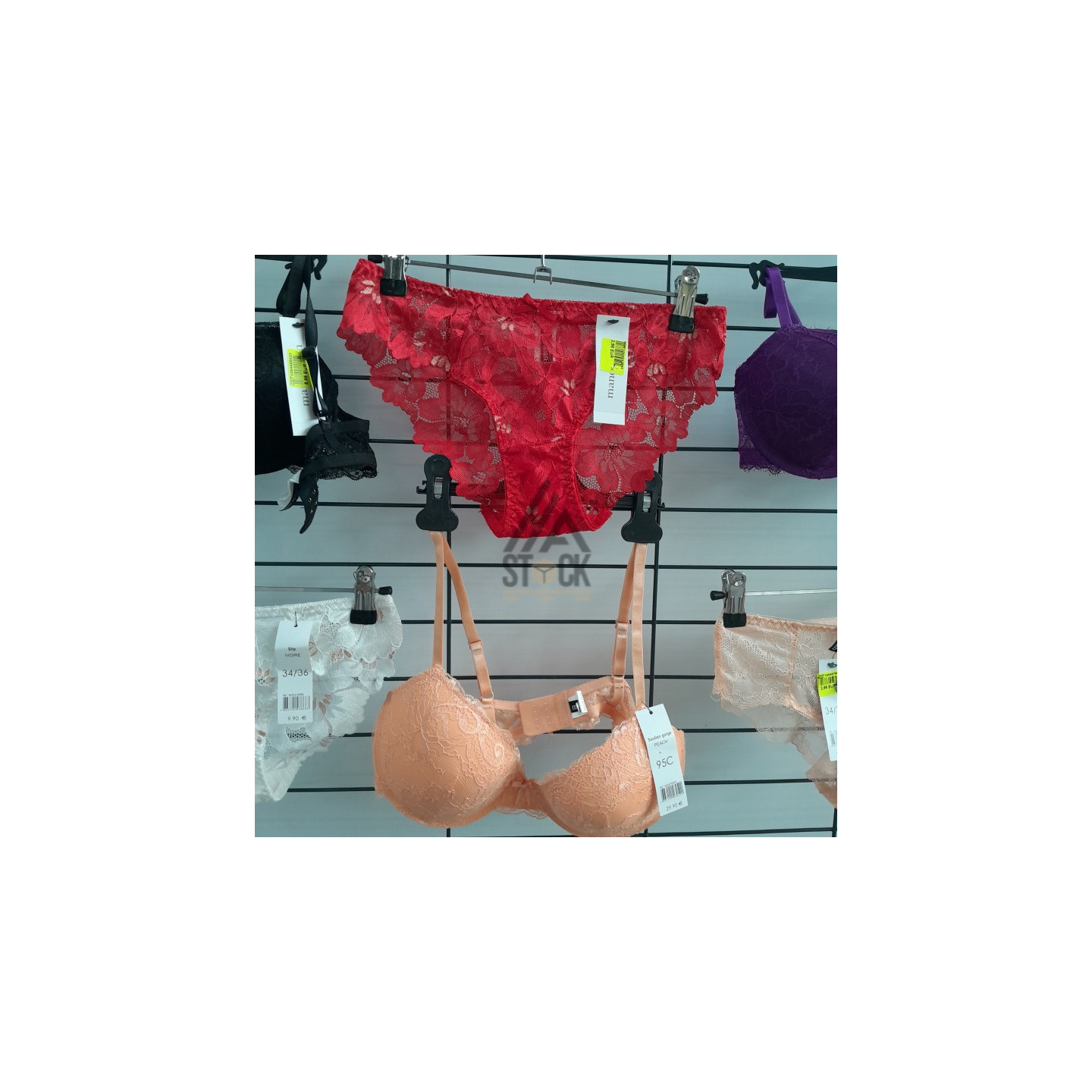 SOUS VETEMENTS - MANOUKIAN - 50 pièces