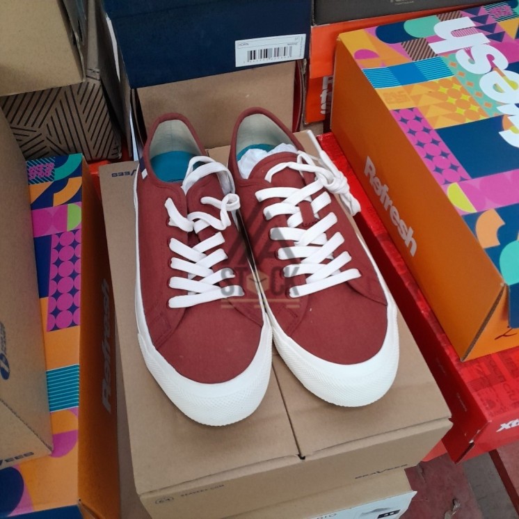 CHAUSSURE en boite  - 20 paires