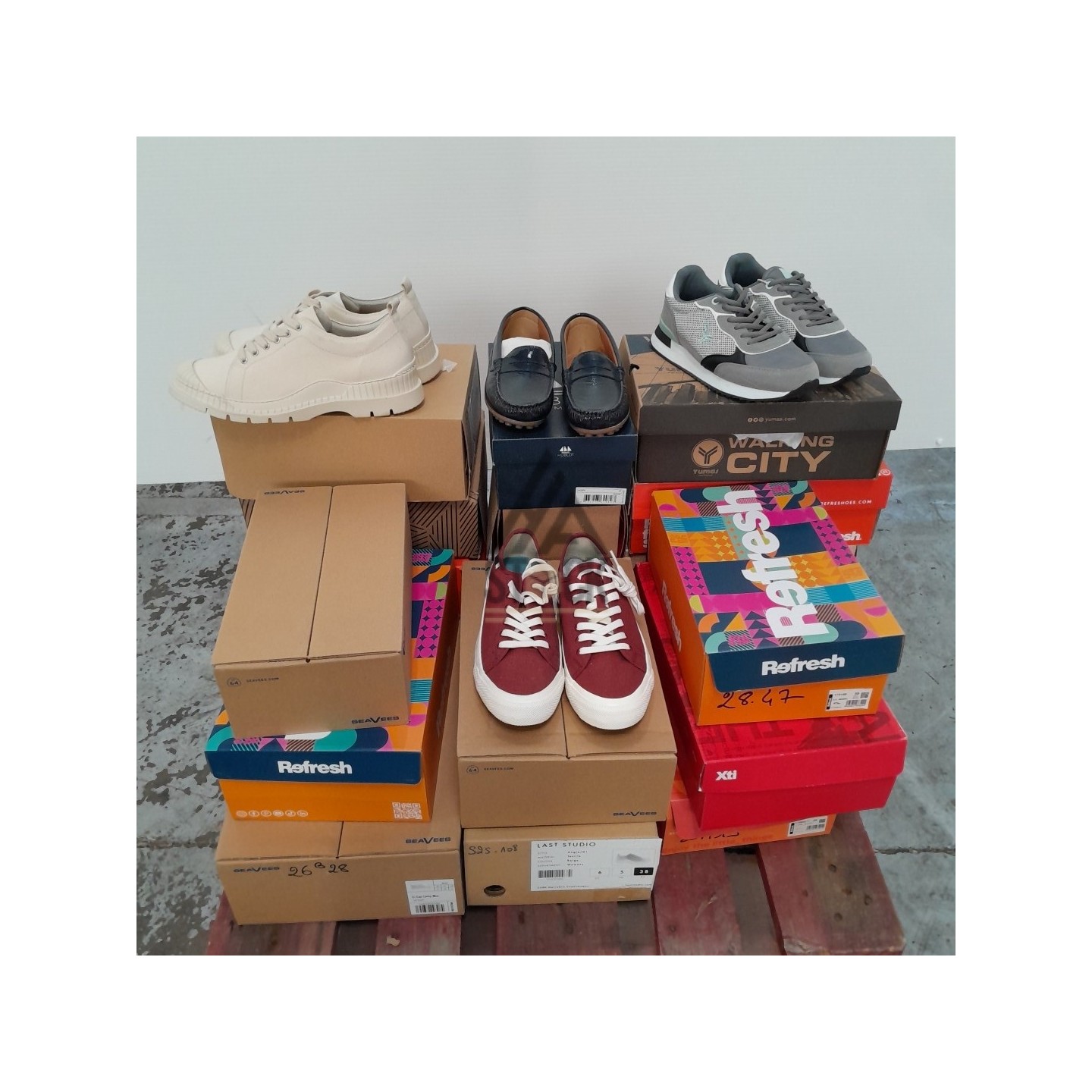 CHAUSSURE en boite  - 20 paires