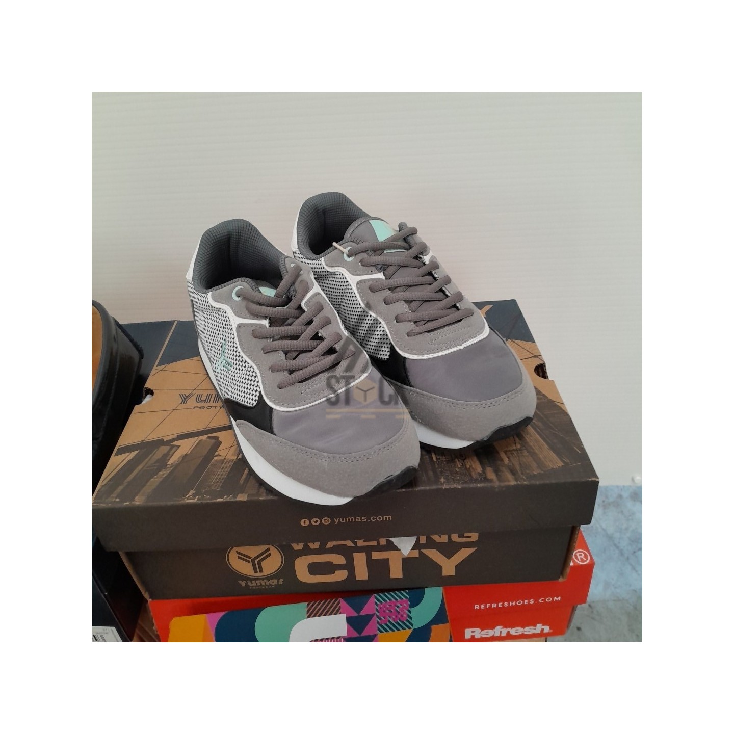 CHAUSSURE en boite  - 20 paires