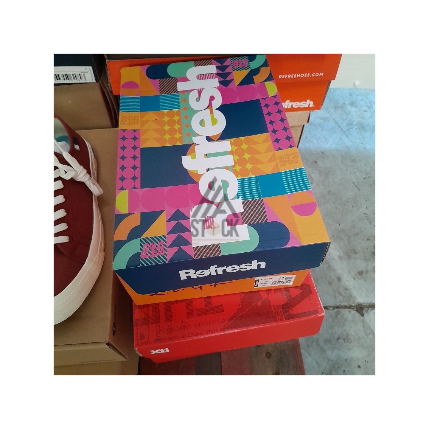 CHAUSSURE en boite  - 20 paires