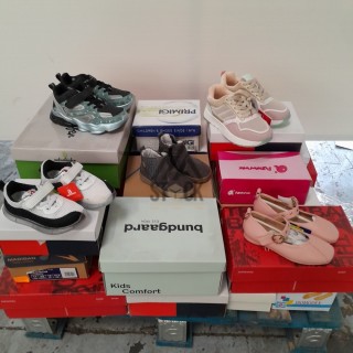 CHAUSSURE ENFANTS en boite  - 25 paires