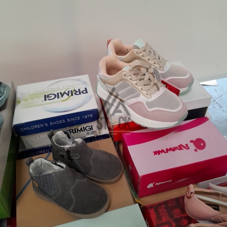 CHAUSSURE ENFANTS en boite  - 25 paires