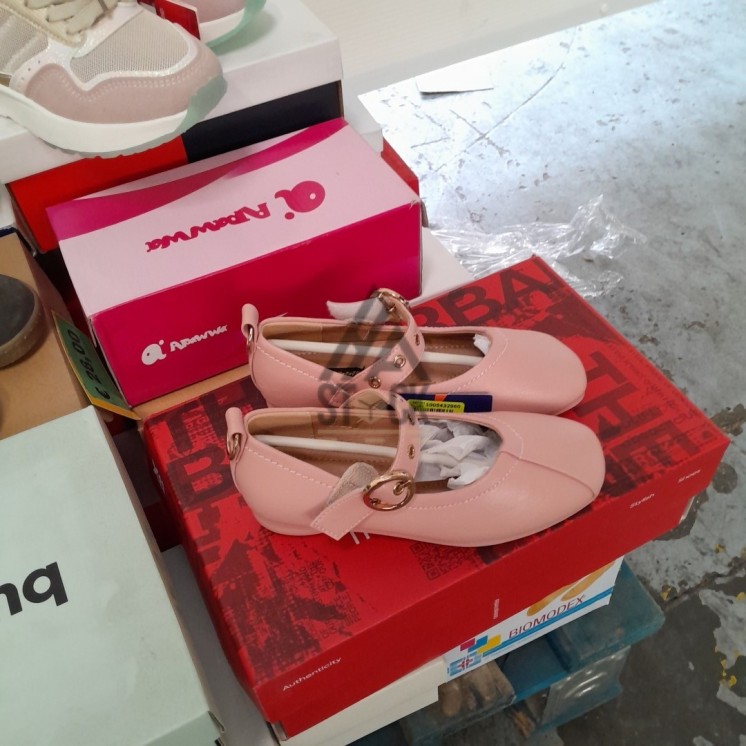 CHAUSSURE ENFANTS en boite  - 25 paires
