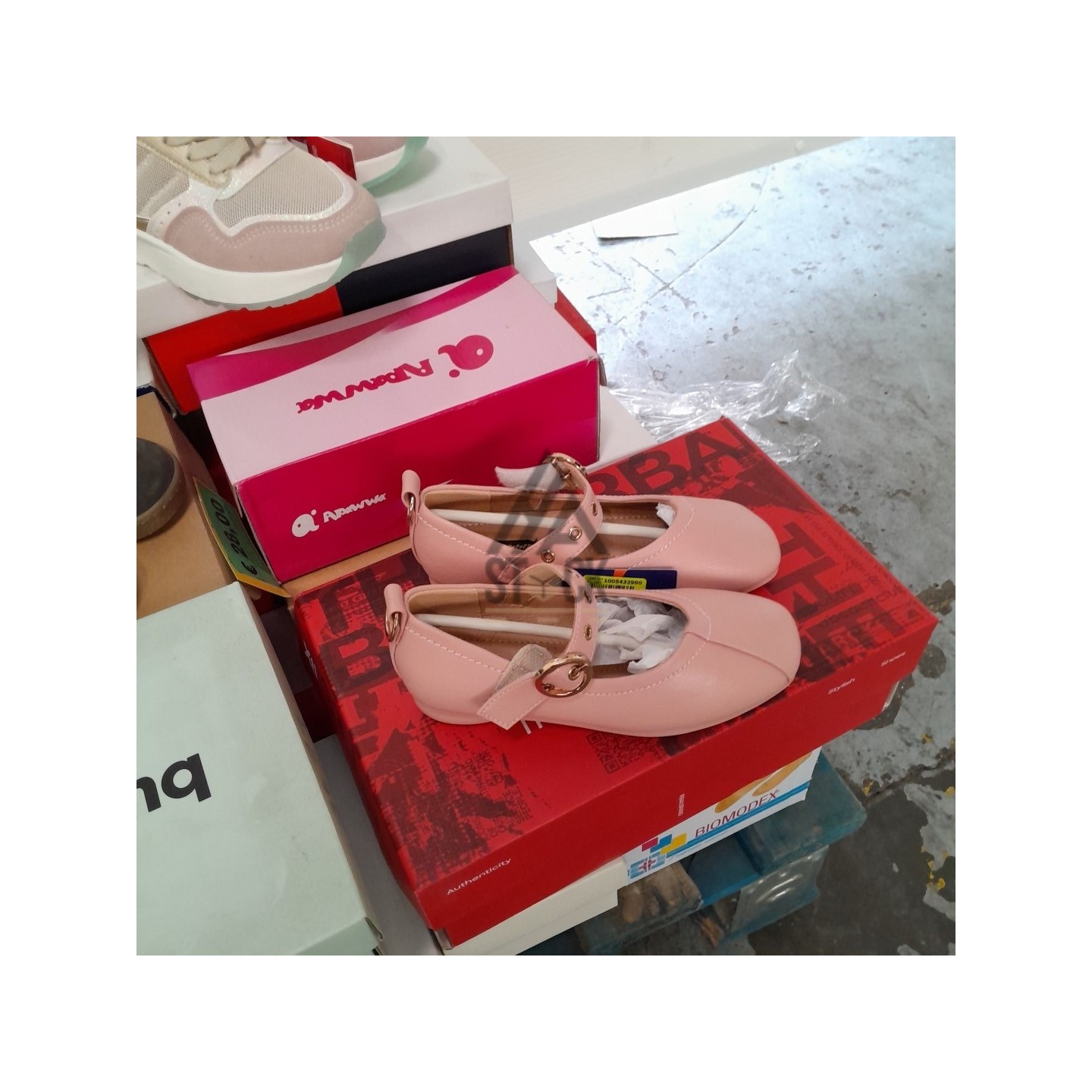 CHAUSSURE ENFANTS en boite  - 25 paires