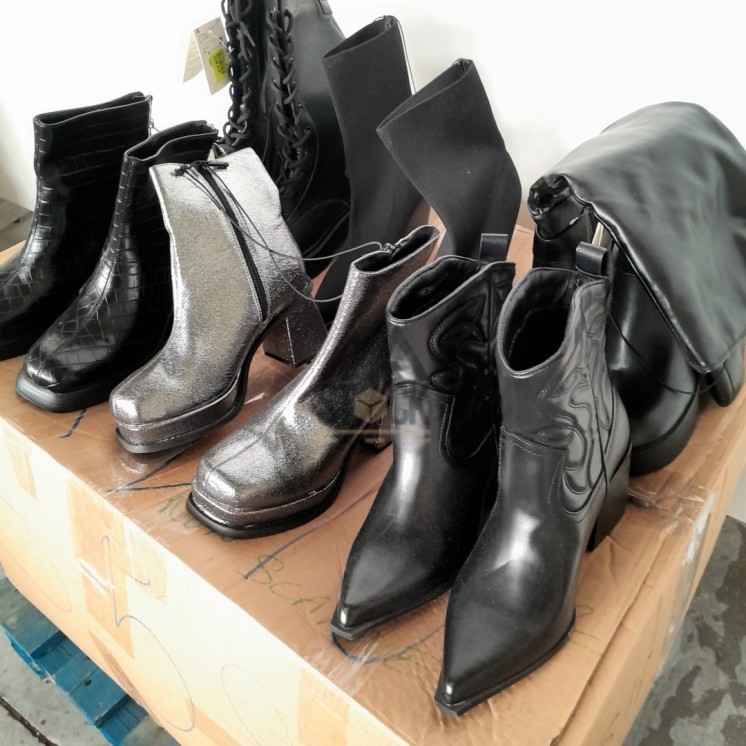 CHAUSSURES - PIMKIE -  14 paires