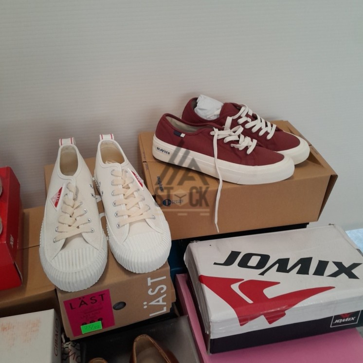 CHAUSSURE en boite  - 20 paires