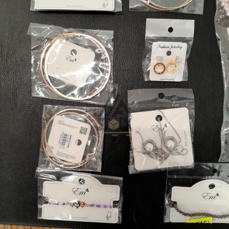 BIJOUX - 200 pièces