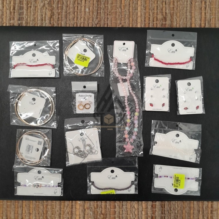 BIJOUX - 200 pièces