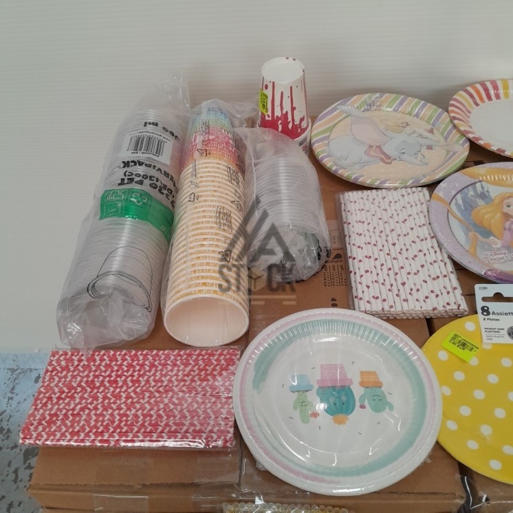 VAISSELLE JETABLE - 320 pièces