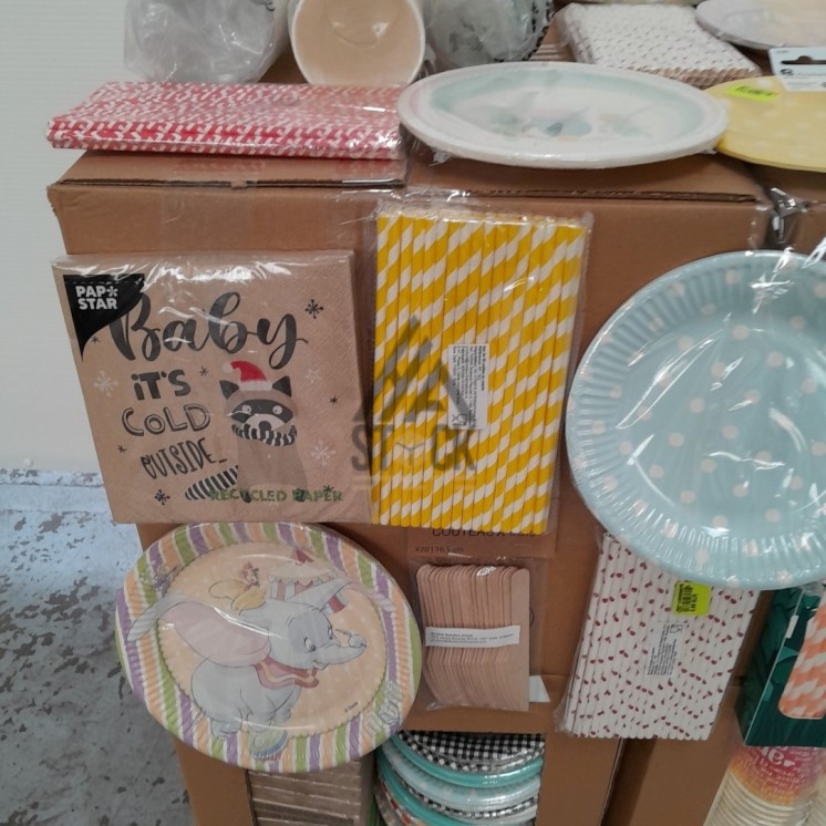 VAISSELLE JETABLE - 320 pièces