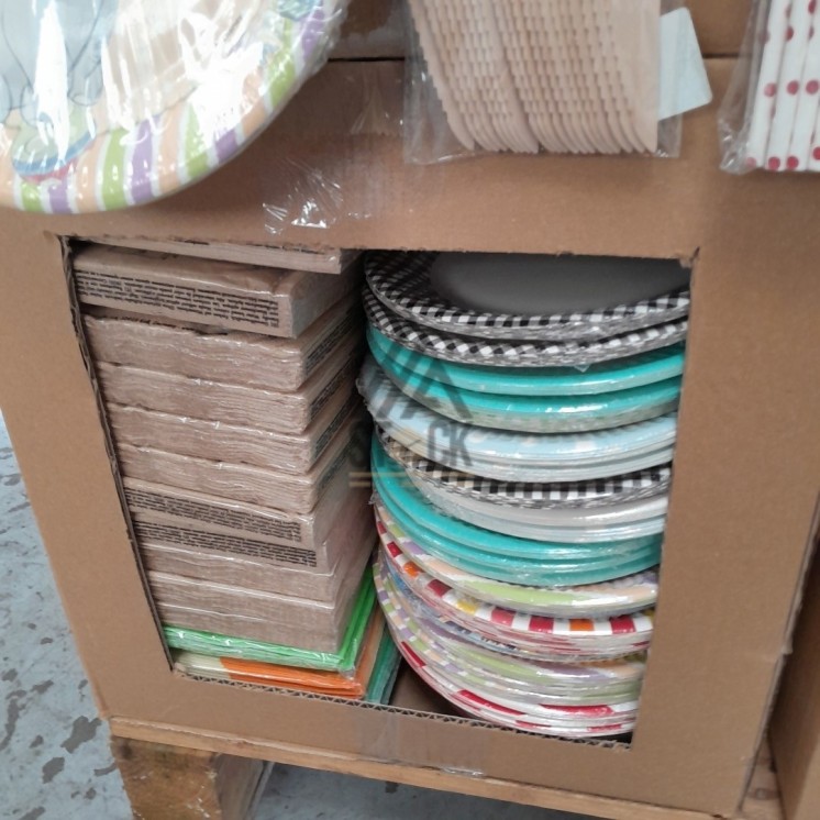 VAISSELLE JETABLE - 320 pièces