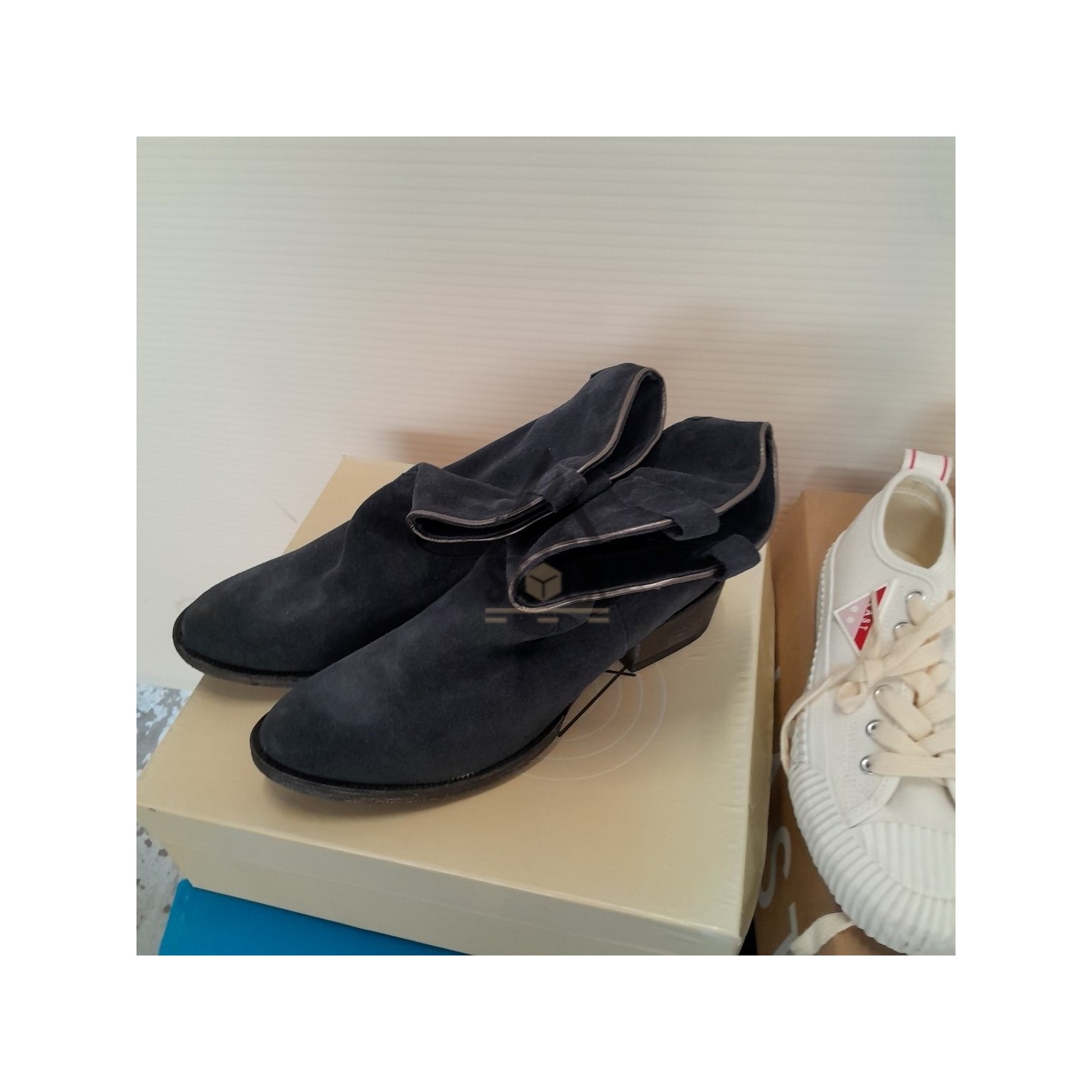 CHAUSSURE en boite  - 20 paires