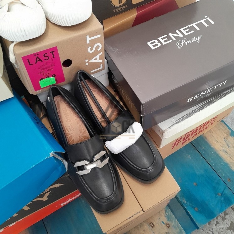 CHAUSSURE en boite  - 20 paires