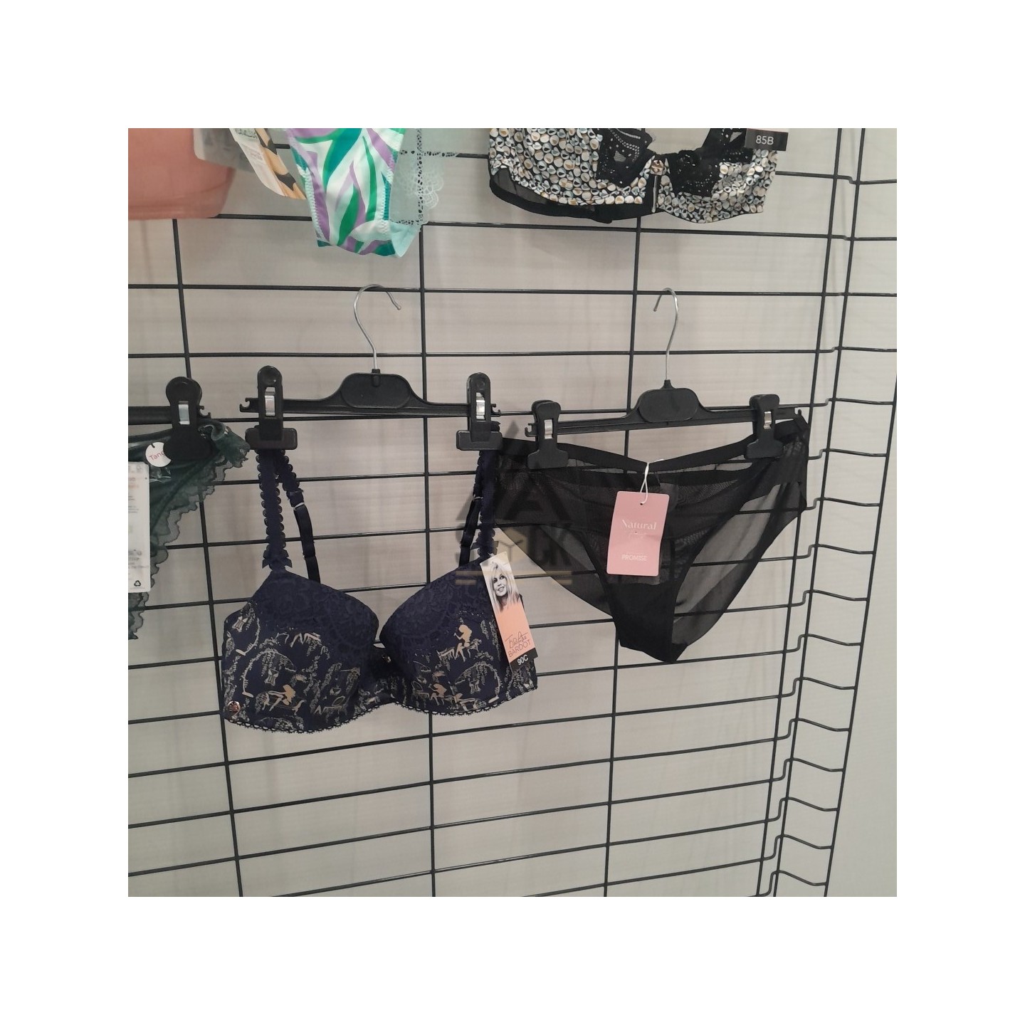 SOUS VETEMENTS DE MARQUE - 50 pièces